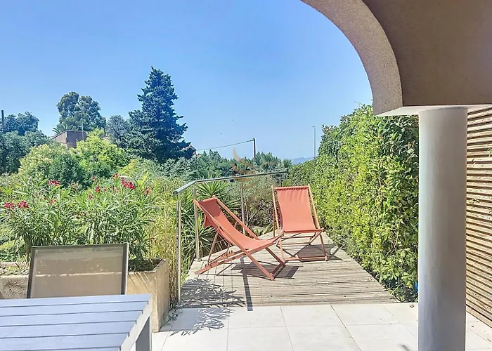 5-room - Sea View- Terrace - Parking شقة Saint-Raphaël