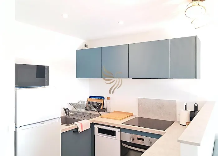 5-room - Sea View- Terrace - Parking شقة *