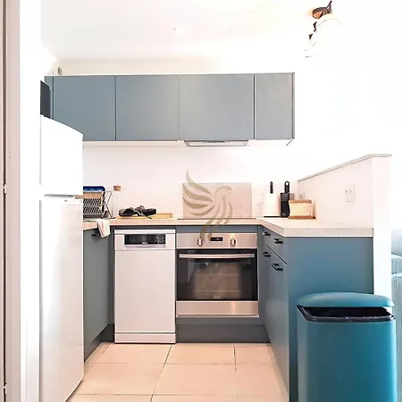 Appt 5p Wifi Overview Sea-clim-park-pool-terrace - Capitalchic Services St Raphael Apartment