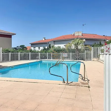 Appt 5p Wifi Overview Sea-clim-park-pool-terrace - Capitalchic Services St Raphael Apartment