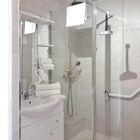 Apartman 5-peopl - Sea View- Terrace - Parking *