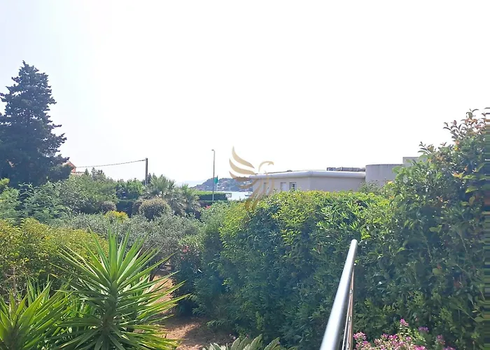 5-room - Sea View- Terrace - Parking * Saint-Raphaël