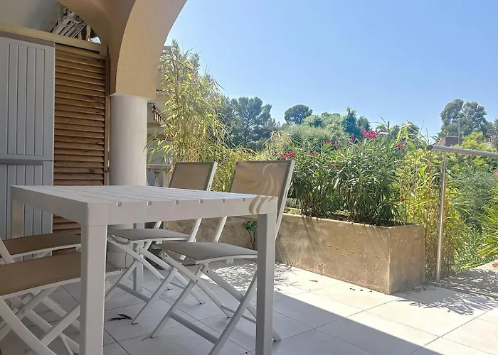 5-room - Sea View- Terrace - Parking Apartmán *